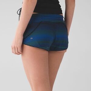 Women’s 4 Lululemon Surf Short II Reversible Striped Twisted Dune / Harbor Blue